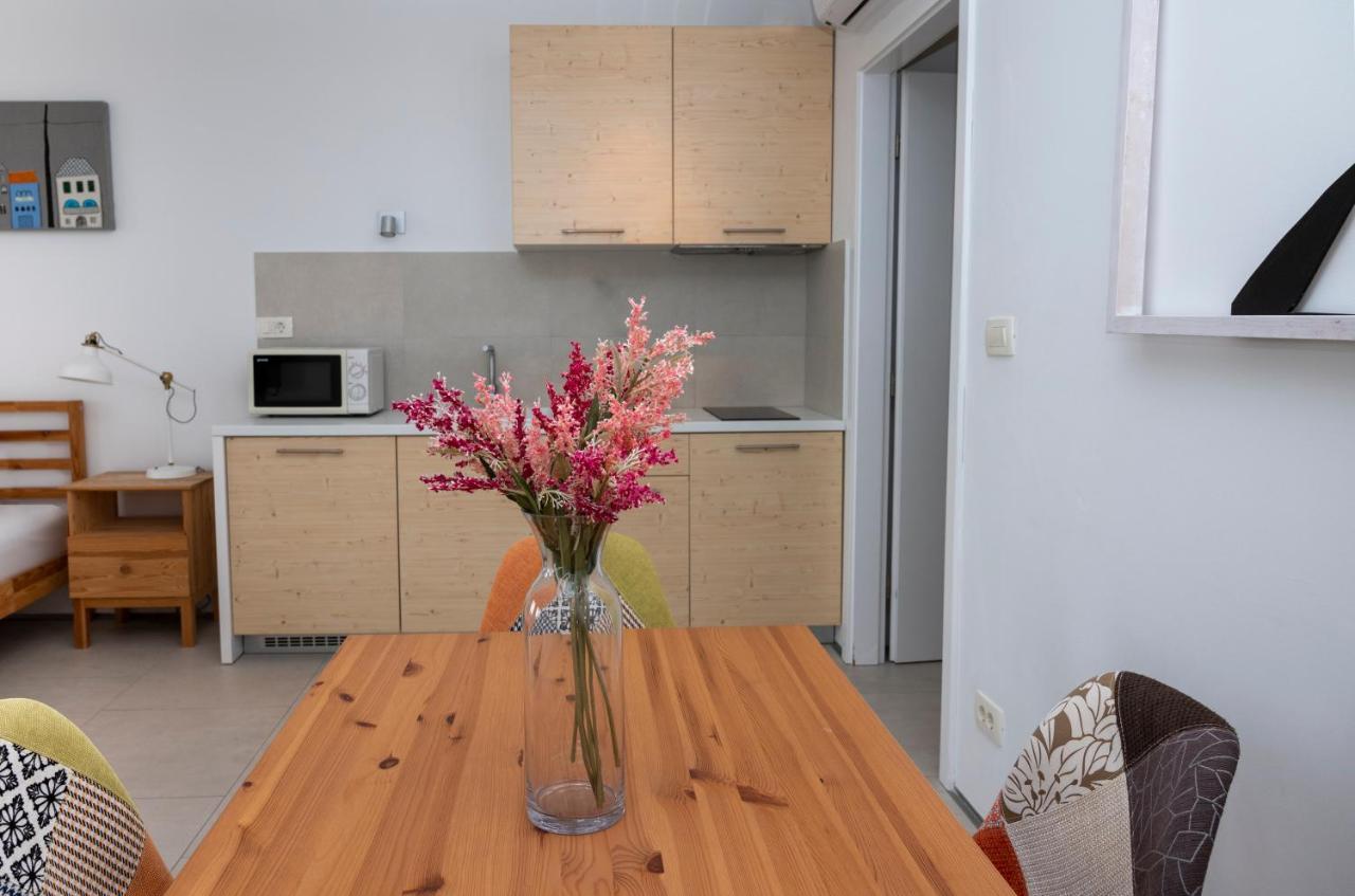 Luxury Apartments Jolara Mimice Eksteriør bilde