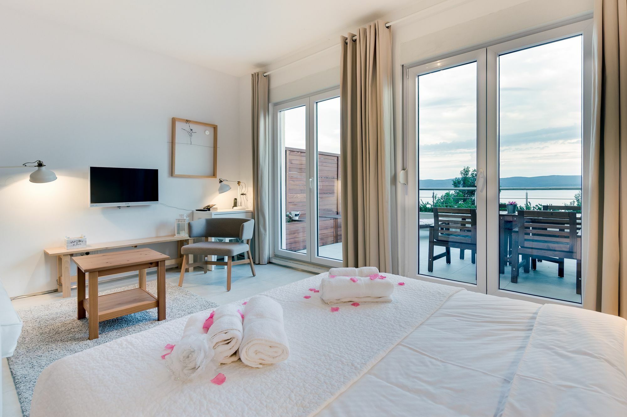 Luxury Apartments Jolara Mimice Eksteriør bilde